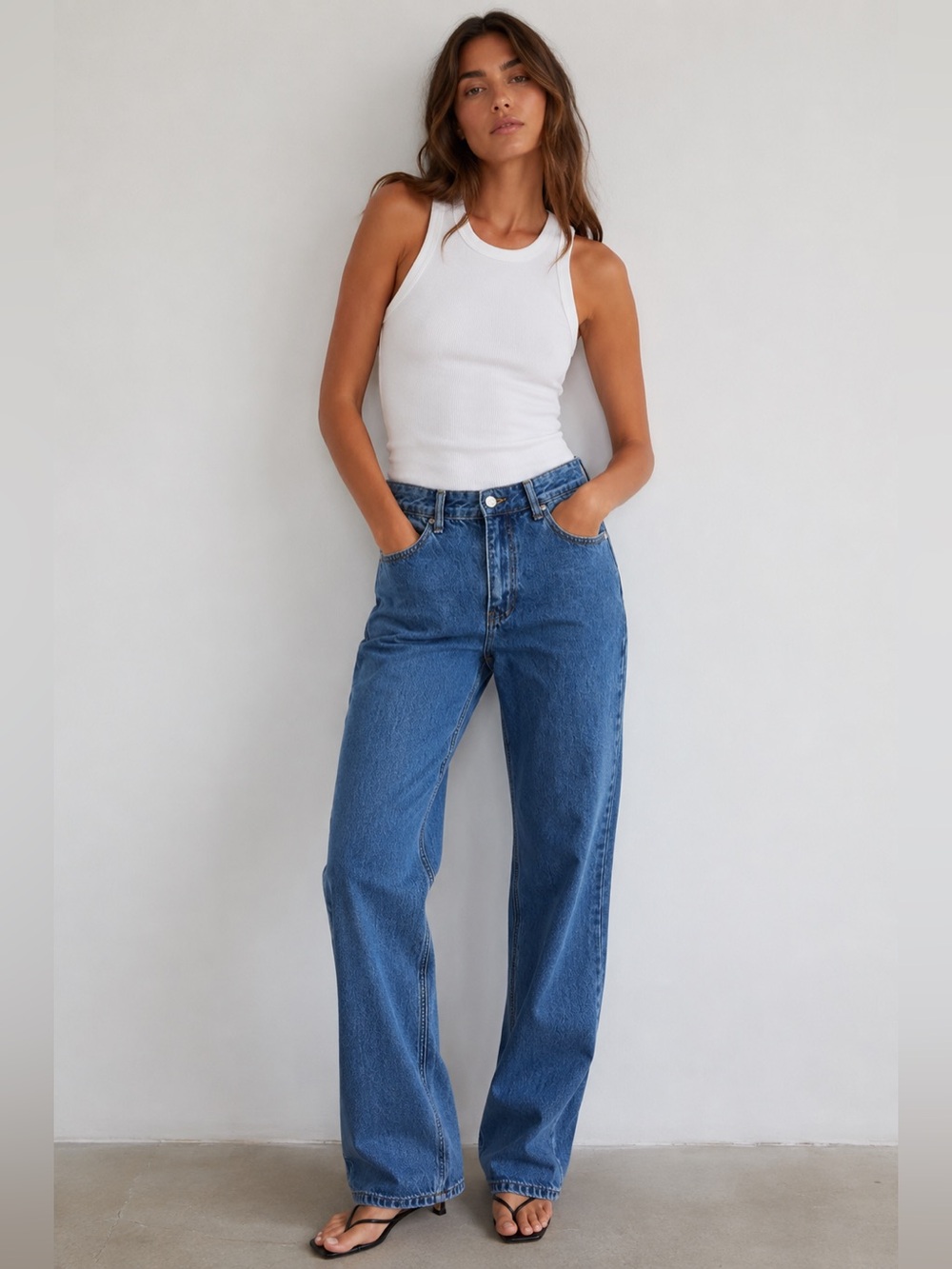 White fox the label $115 msrp high rise straight leg jeans